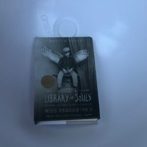 Zuru Mini Brands Library of Souls(Miss Peregrine's Peculiar Children) ultra rare